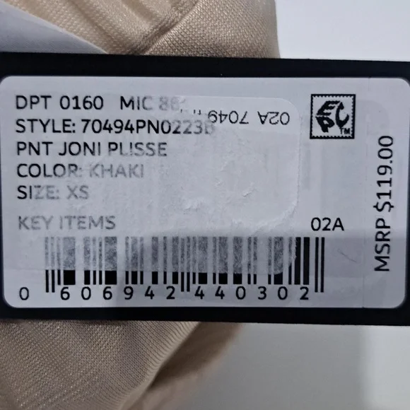 Gianni Bini Joni Plisse Elastic Waistband Coordinating Pants - Picture 14 of 14